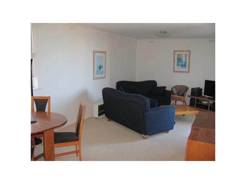 32/13  The Esplanade, St Kilda VIC 3182