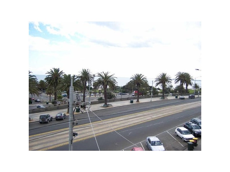 6/23a  The Esplanade, St Kilda VIC 3182