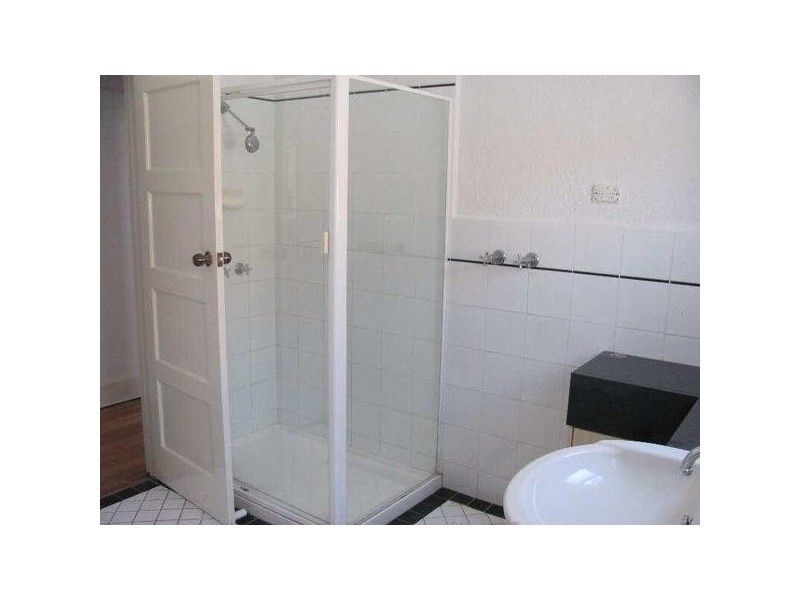 6/23a  The Esplanade, St Kilda VIC 3182