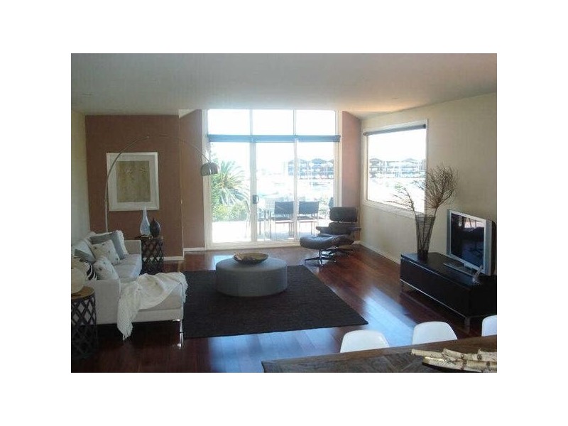 14/45  Marine Pde, St Kilda VIC 3182