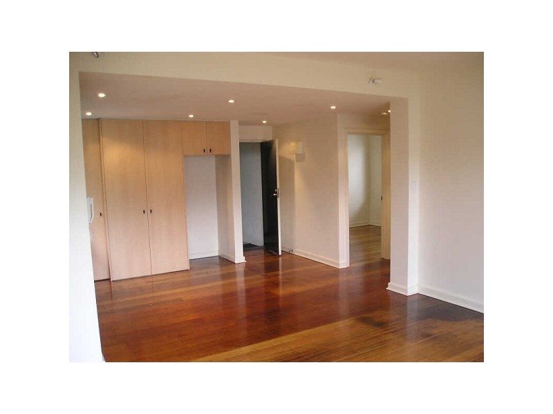 1/17a  Burnett St, St Kilda VIC 3182