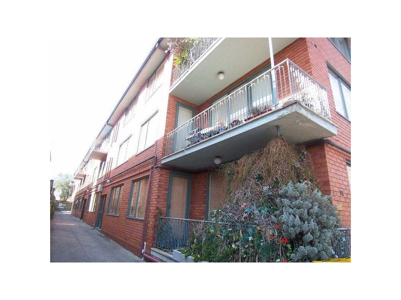 4/174  Barkly Street, St Kilda VIC 3182