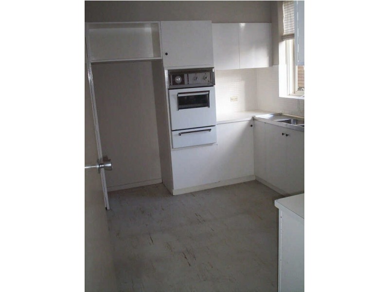 142  Centre Road (aka – 5/23 Thomas St), Brighton East VIC 3187