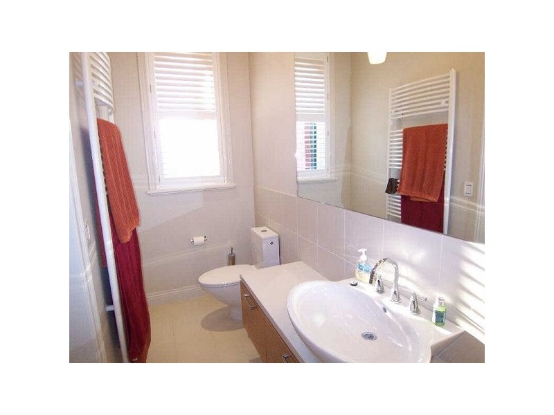 28 Robe Street, St Kilda VIC 3182