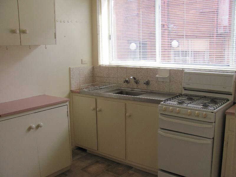 9/18  Robe Street, St Kilda VIC 3182