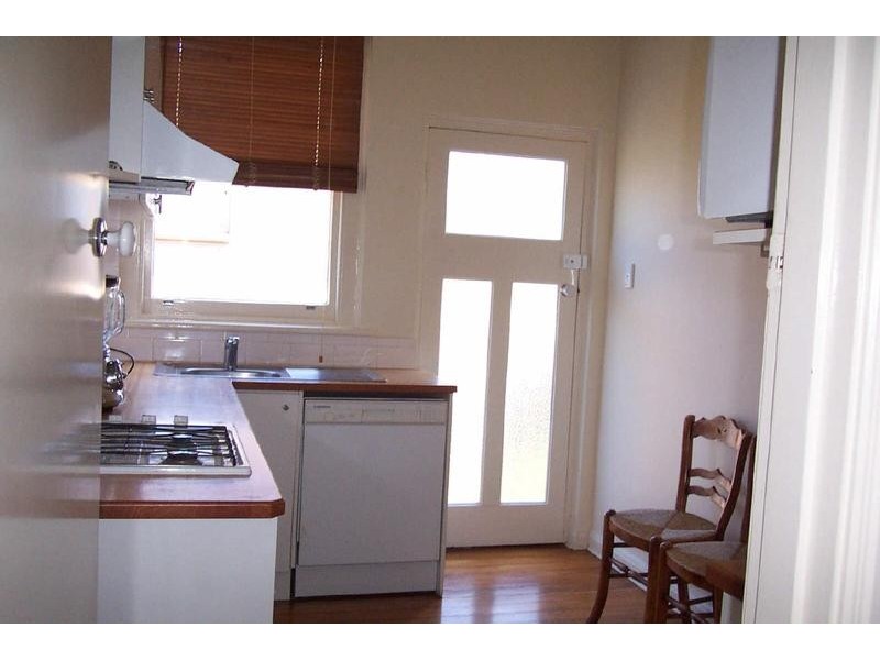 24/7  Eildon Road, St Kilda VIC 3182