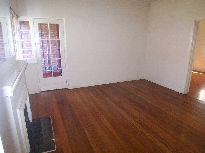 24/7  Eildon Road, St Kilda VIC 3182