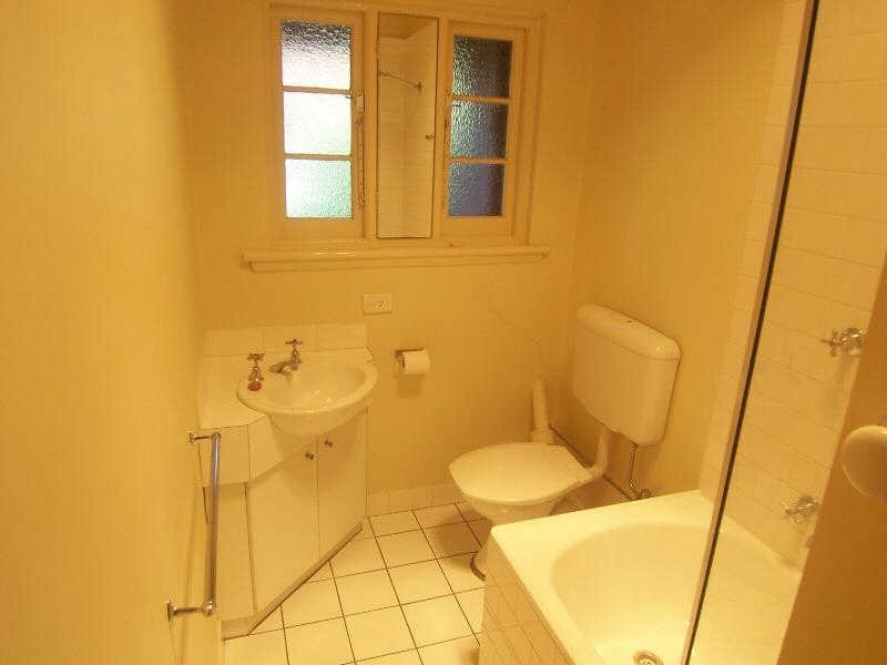 24/7  Eildon Road, St Kilda VIC 3182