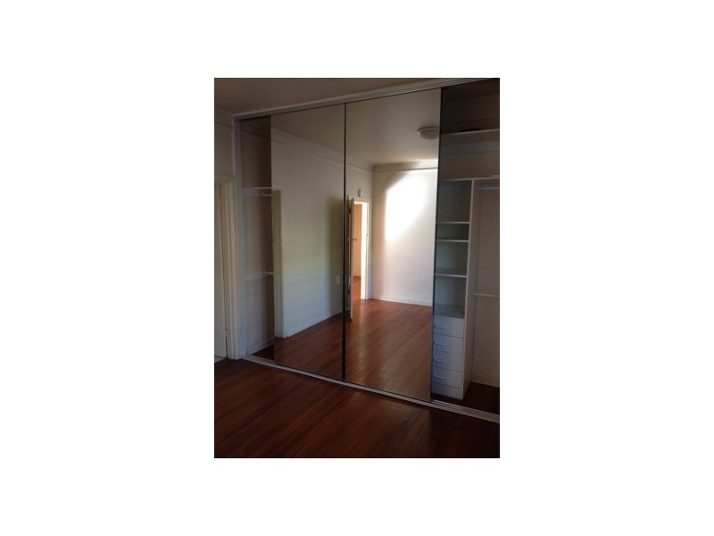 24/7  Eildon Road, St Kilda VIC 3182