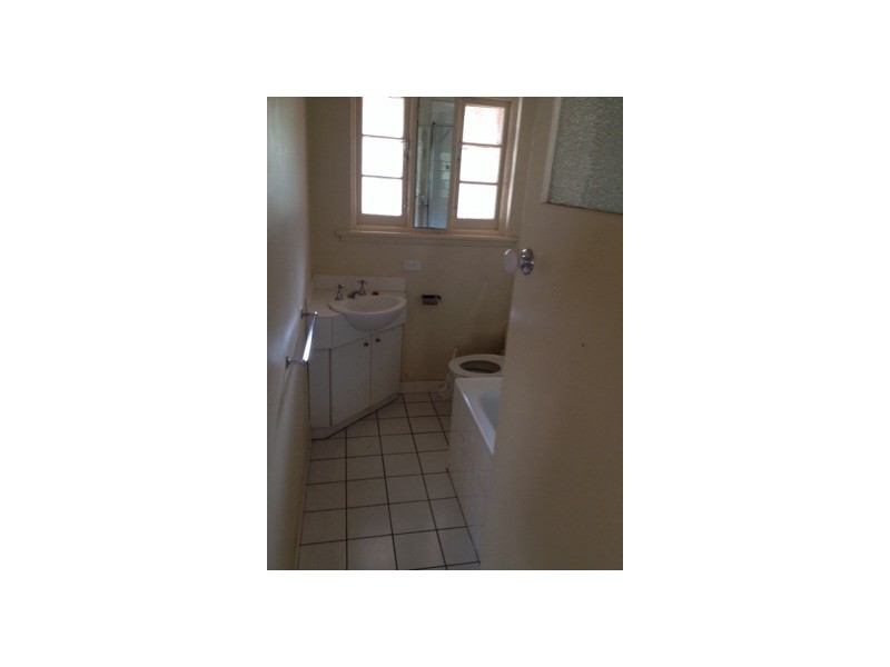 24/7  Eildon Road, St Kilda VIC 3182