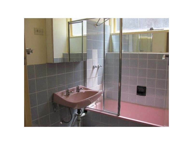 04/28  Arnold Street, South Yarra VIC 3141