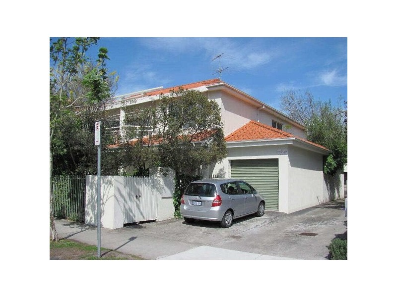 4/33  Dickens Street, Elwood VIC 3184