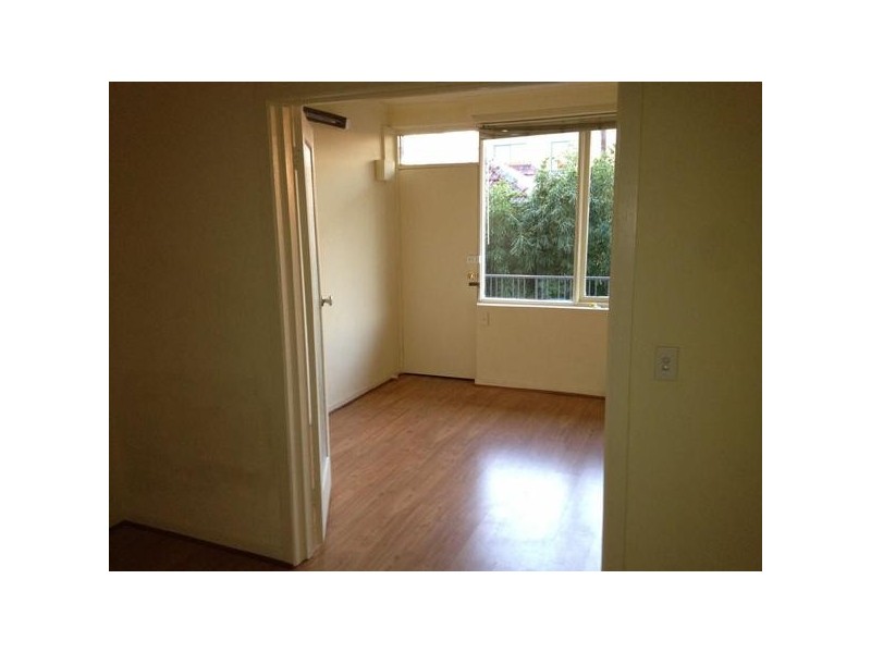 4/56  Carlisle Street, St Kilda VIC 3182