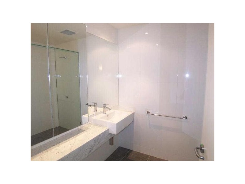 9/2A  Tiuna Grove, Elwood VIC 3184