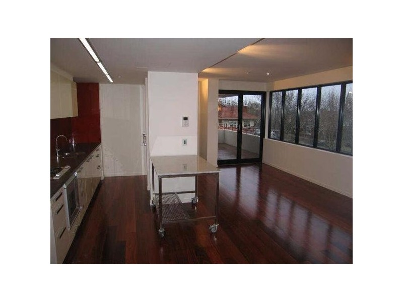 9/2A  Tiuna Grove, Elwood VIC 3184