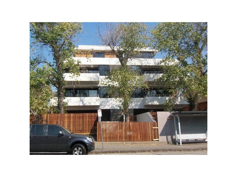 9/2A  Tiuna Grove, Elwood VIC 3184