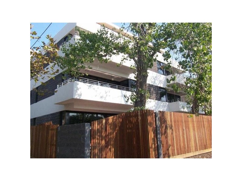 9/2A  Tiuna Grove, Elwood VIC 3184