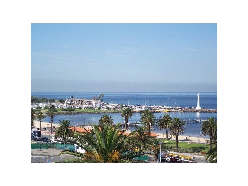 9/2A  Tiuna Grove, Elwood VIC 3184