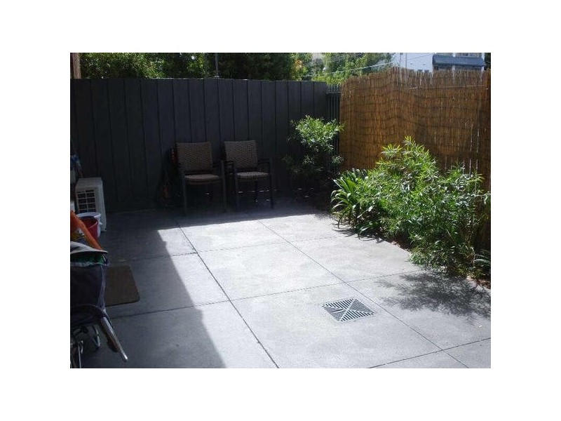 2/76  Westbury Street, St Kilda VIC 3182