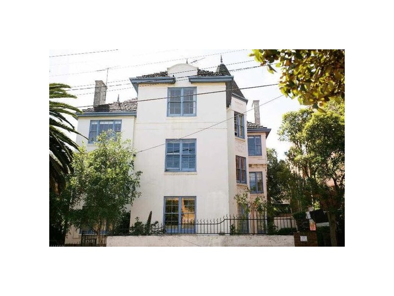 2/39  Eildon Road, St Kilda VIC 3182