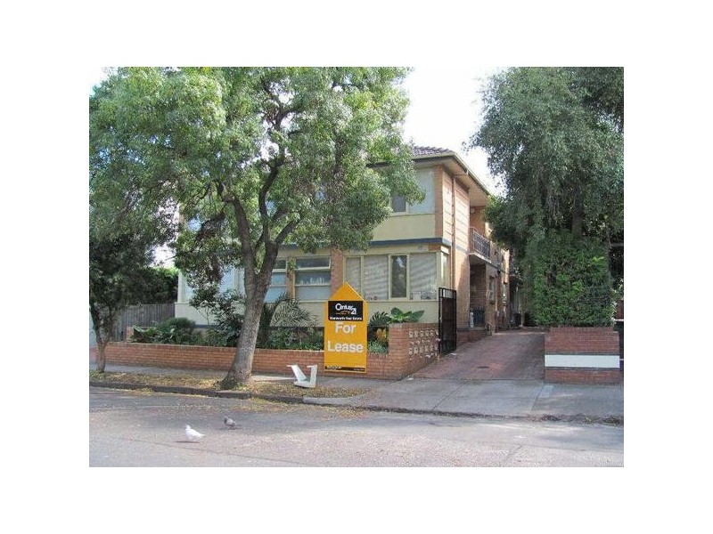 07/12  Robe Street, St Kilda VIC 3182