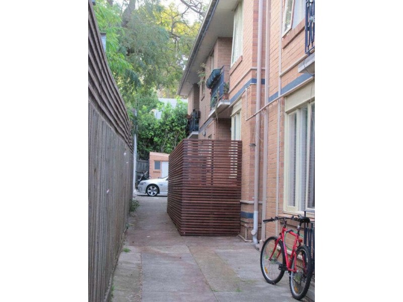 07/12  Robe Street, St Kilda VIC 3182