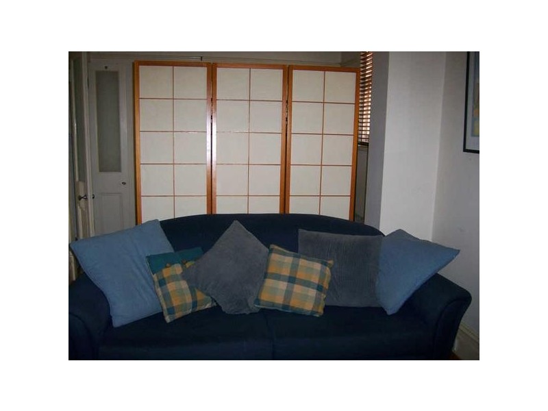 2/19  Pine Avenue, Elwood VIC 3184