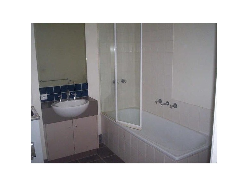 17/5  Dickens Street, Elwood VIC 3184