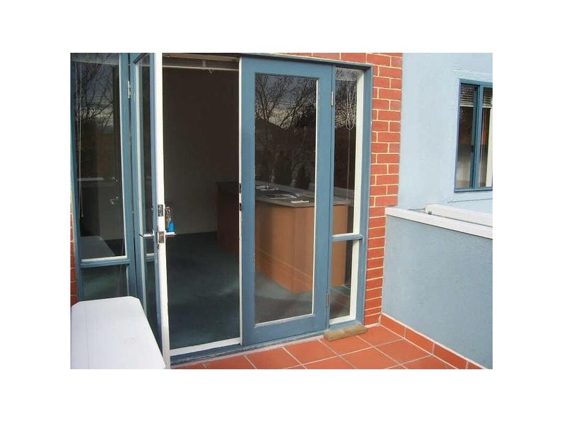 17/5  Dickens Street, Elwood VIC 3184