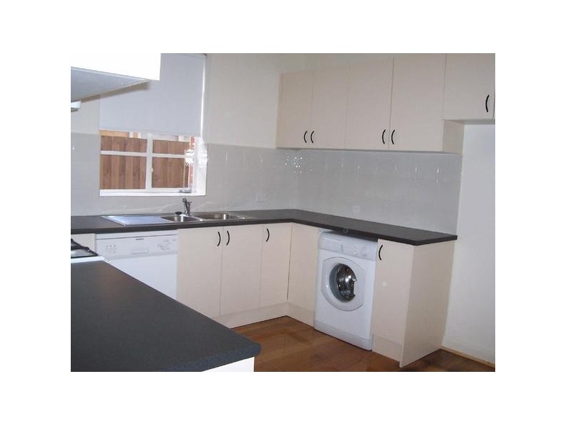 2/74  Mitford Street, Elwood VIC 3184