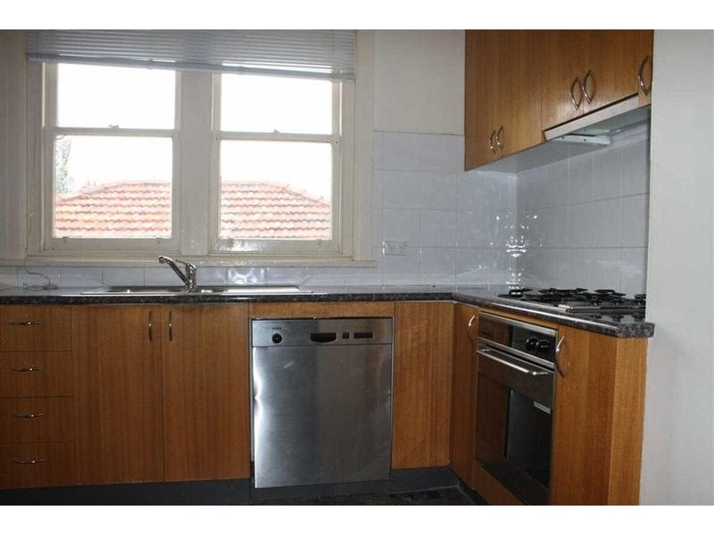 2/17  Hennessy Avenue, Elwood VIC 3184