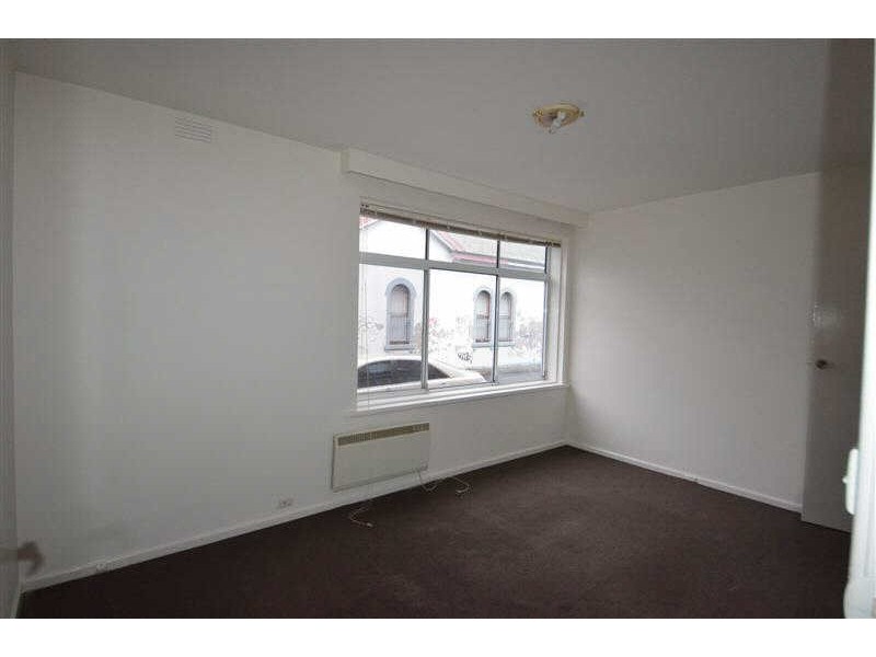 7/18  Robe Street, St Kilda VIC 3182