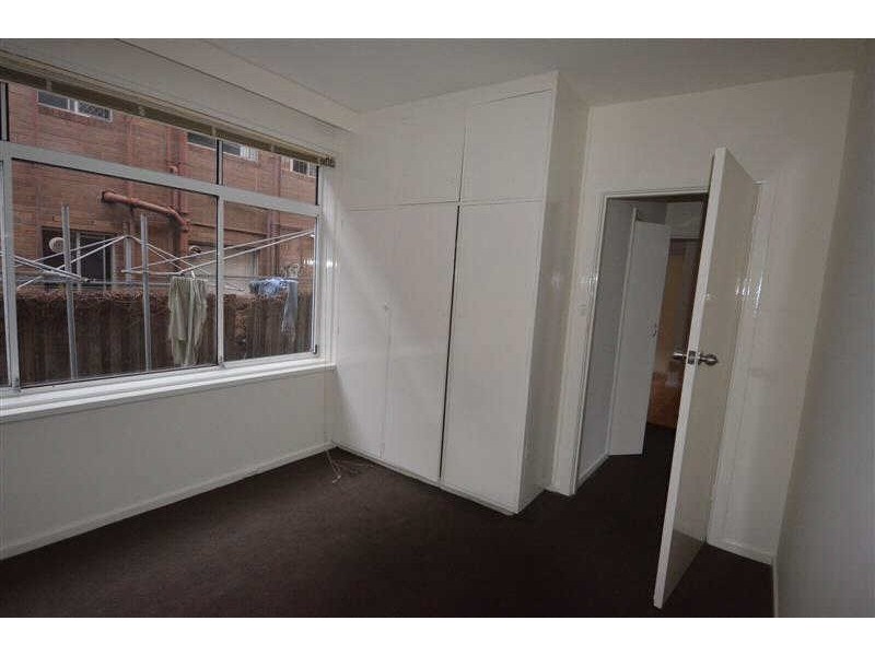 7/18  Robe Street, St Kilda VIC 3182