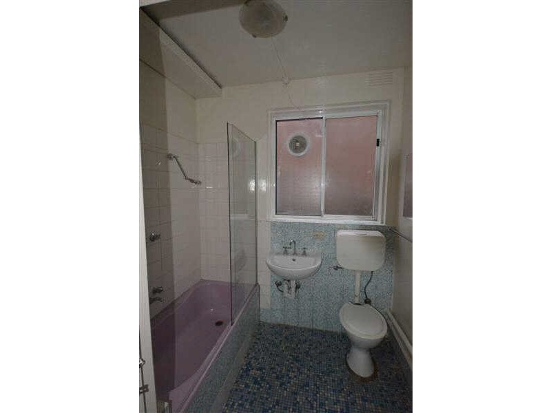 7/18  Robe Street, St Kilda VIC 3182