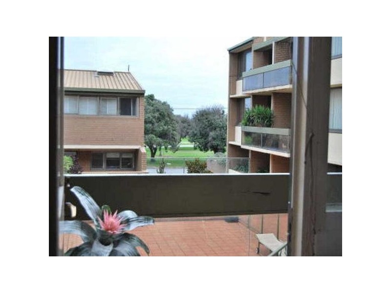 19/343  Beaconsfield Parade, St Kilda West VIC 3182