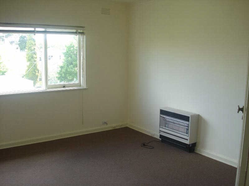 12/16  Lansdowne Road, St Kilda VIC 3182