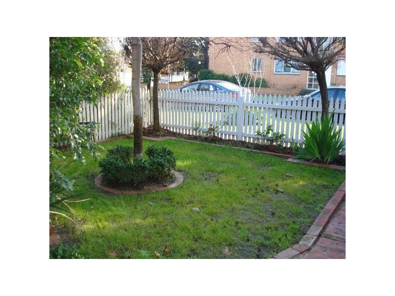 2A  Davis Street, Elsternwick VIC 3185