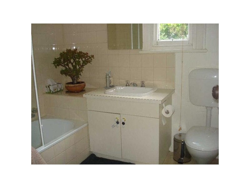 35  Meredith Street, Elwood VIC 3184