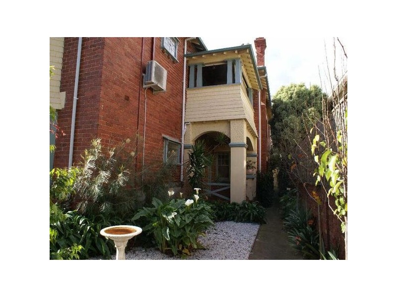 1/6  Charnwood Grove, St Kilda VIC 3182