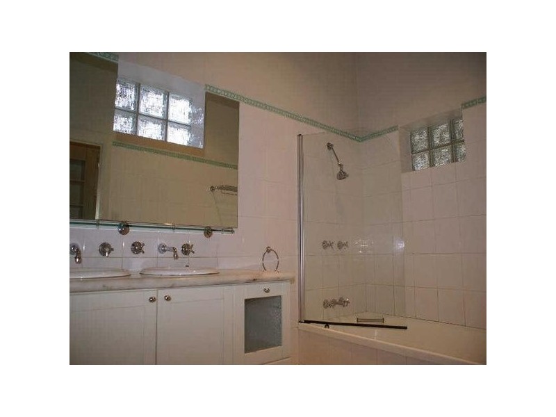 1/6  Charnwood Grove, St Kilda VIC 3182