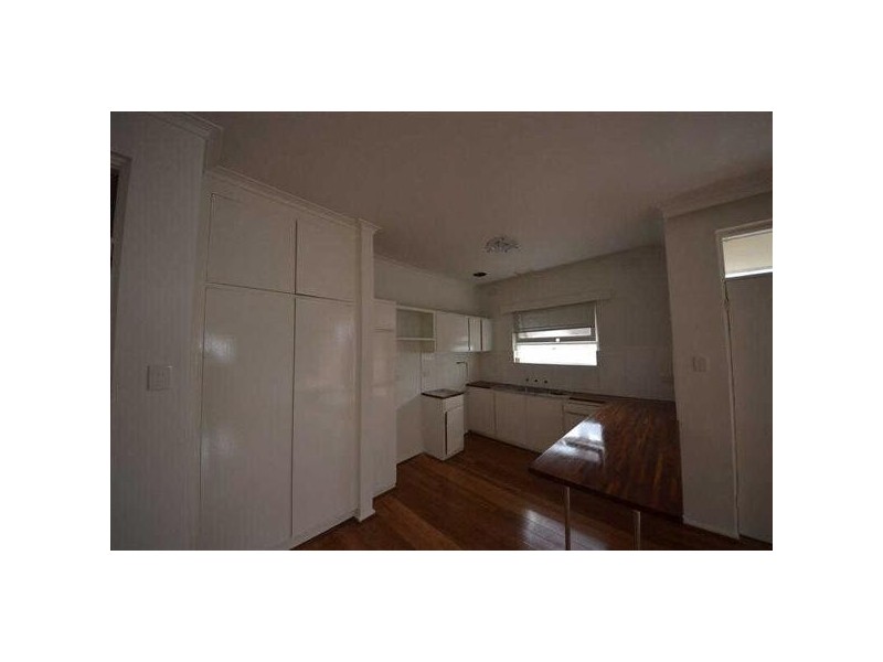 15/12  Robe Street, St Kilda VIC 3182