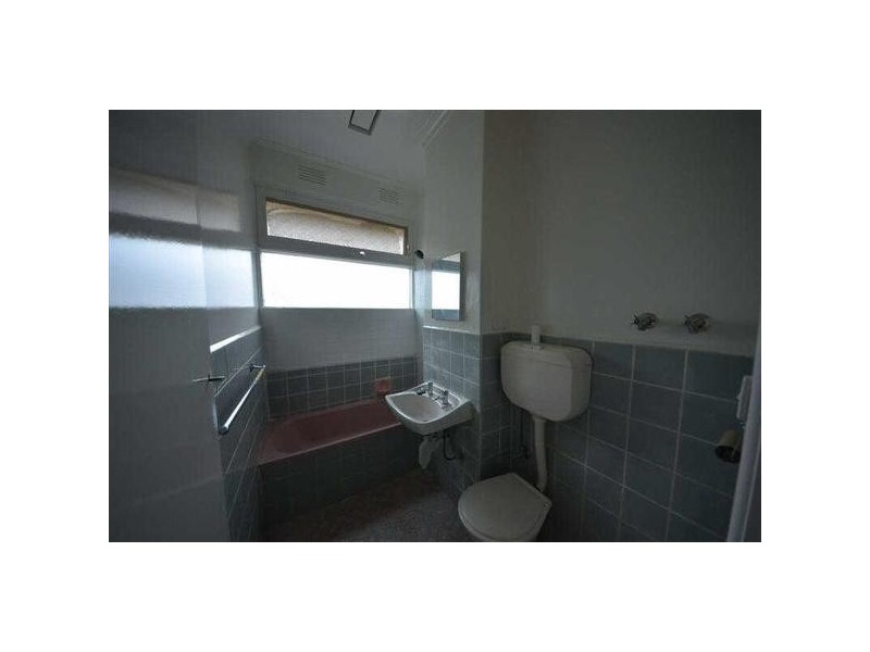 15/12  Robe Street, St Kilda VIC 3182