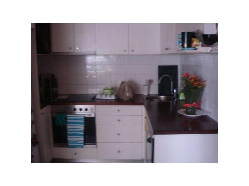 2/8  Louise Street, Melbourne VIC 3004