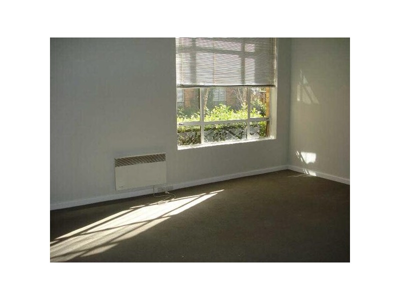 2/8  Louise Street, Melbourne VIC 3004