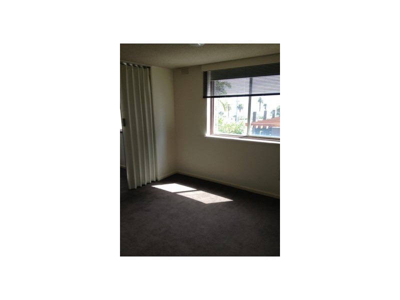 14/13  The Esplanade, St Kilda VIC 3182