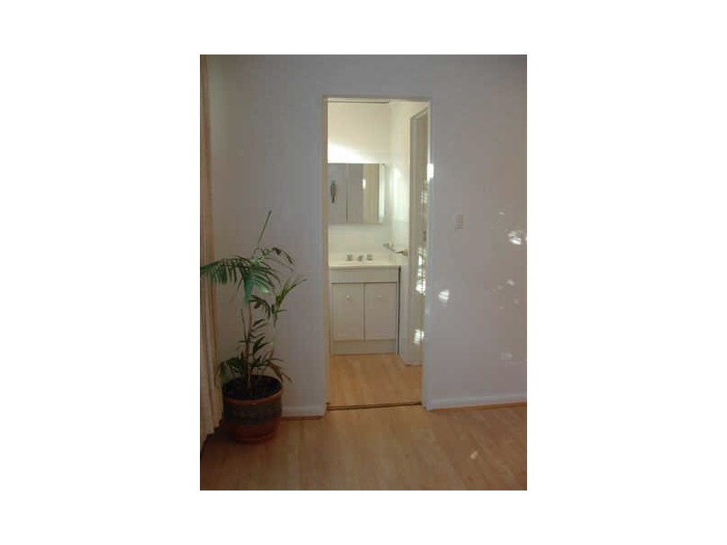 8/82  Grey Street, St Kilda VIC 3182