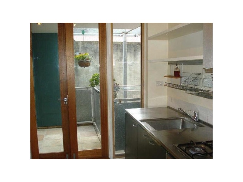 2/28  Carlisle Street, St Kilda VIC 3182