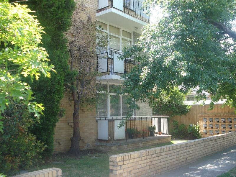9/16  Lansdowne Road, St Kilda East VIC 3183