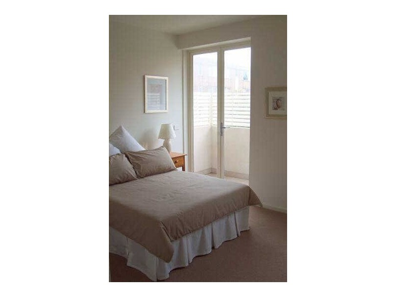 8/45  Marine Parade, St Kilda VIC 3182