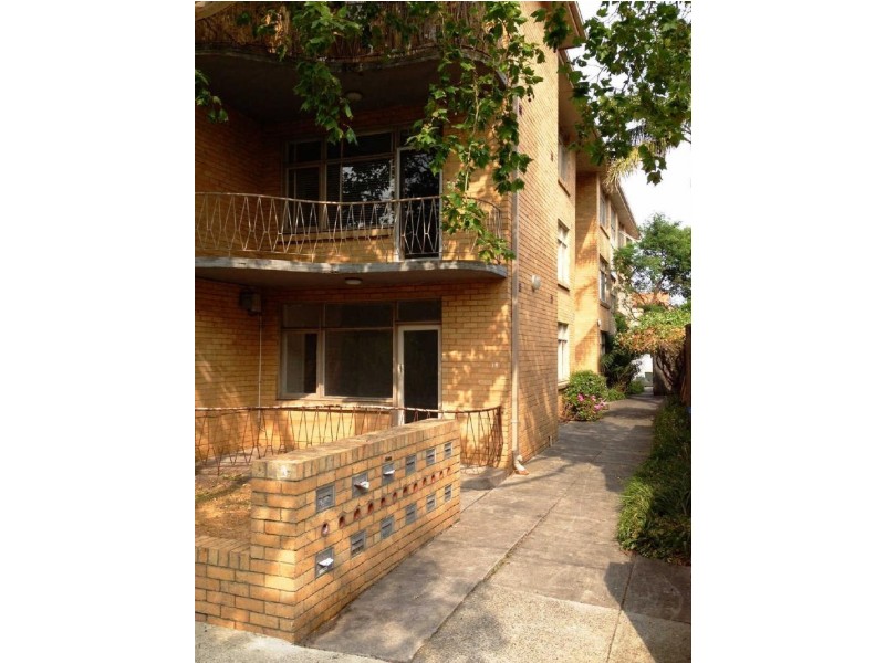 1/19  Pine Avenue, Elwood VIC 3184